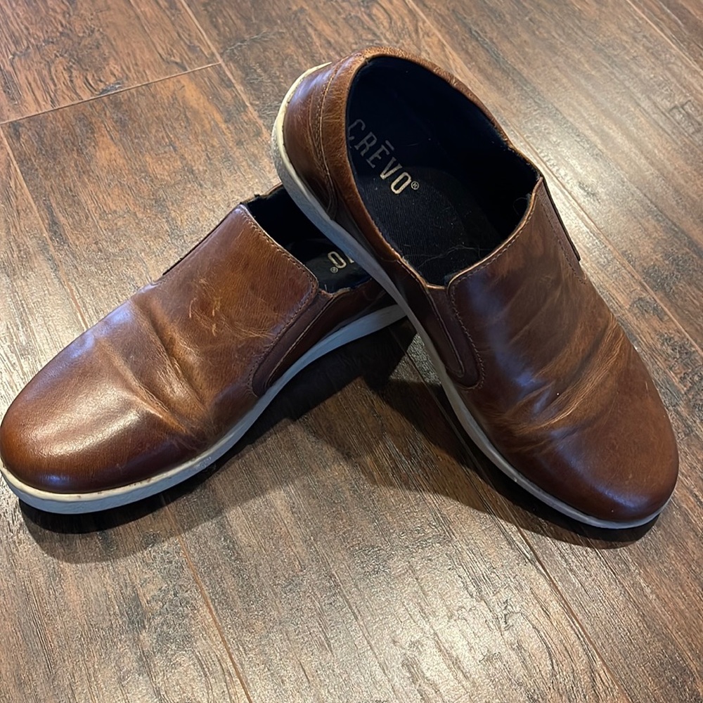 Crevo - leather slip on - Size 8